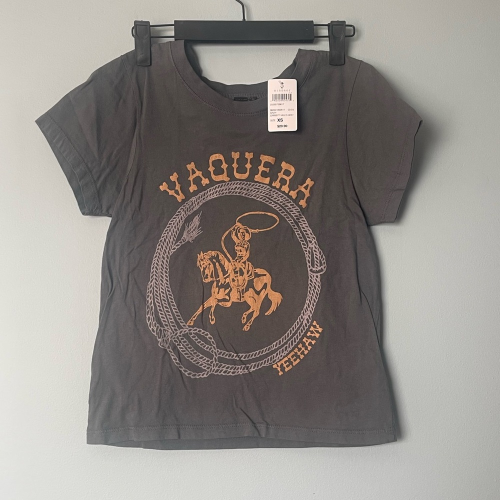 Women’s Gray Crop Graphic T-Shirt
